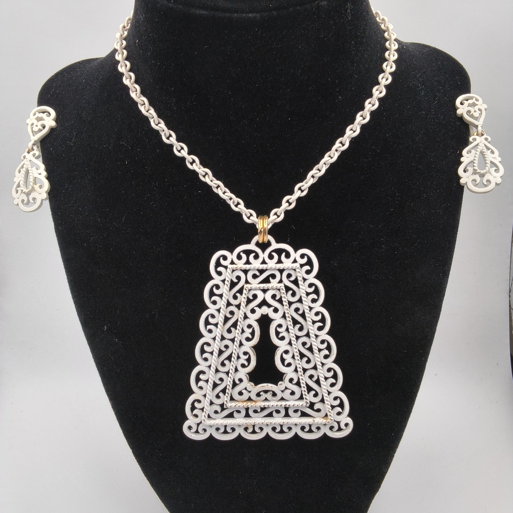 Vintage 1960s Mid-Century White Enamel Filigree Bohemian Etruscan Revival